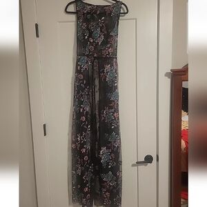 House Of London Flowered Dress Coverup Size Medium